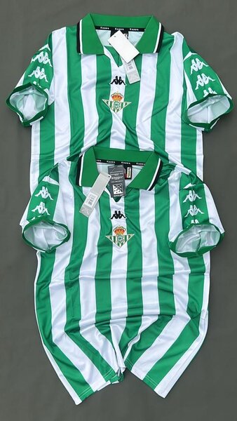 Maillot de football vert et blanc Kappa