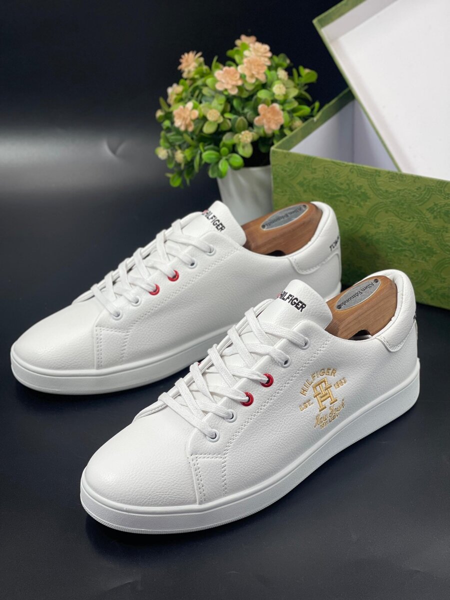 TOMMY HILFIGER CLASSIC WEAR