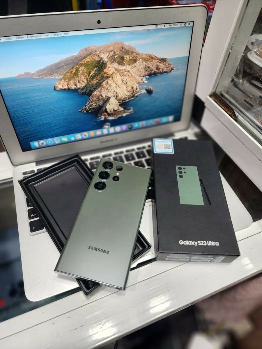 Samsung galaxie s23 ultra 256 giga et 8giga ram