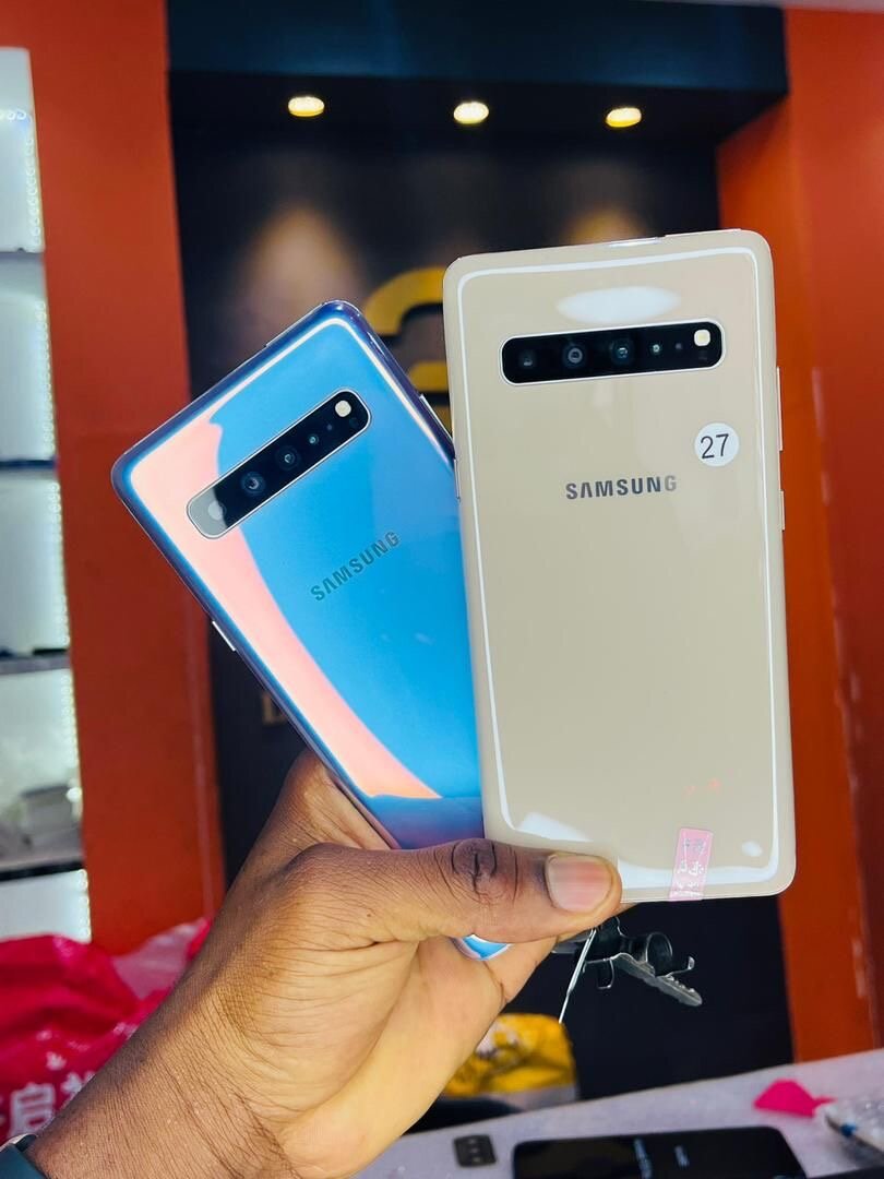 Smartphones Samsung Galaxy S10