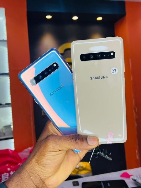 Smartphones Samsung Galaxy S10