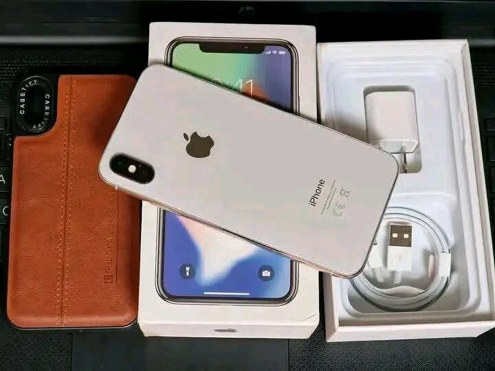 iPhone X Argent 64 Go Débloqué