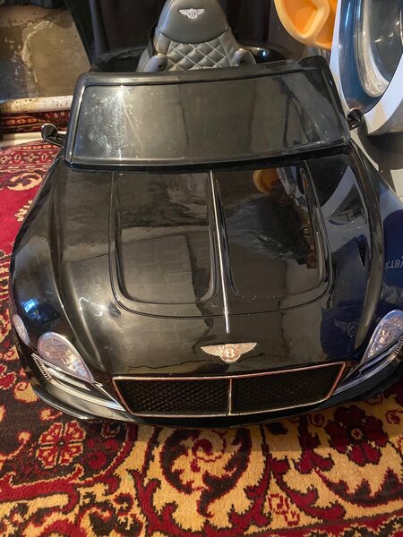 Детская машина на пульте