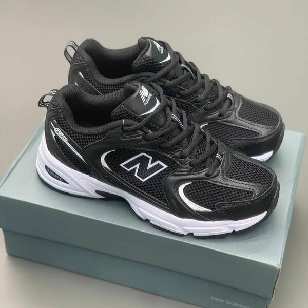 New Balance 530 noir et blanc