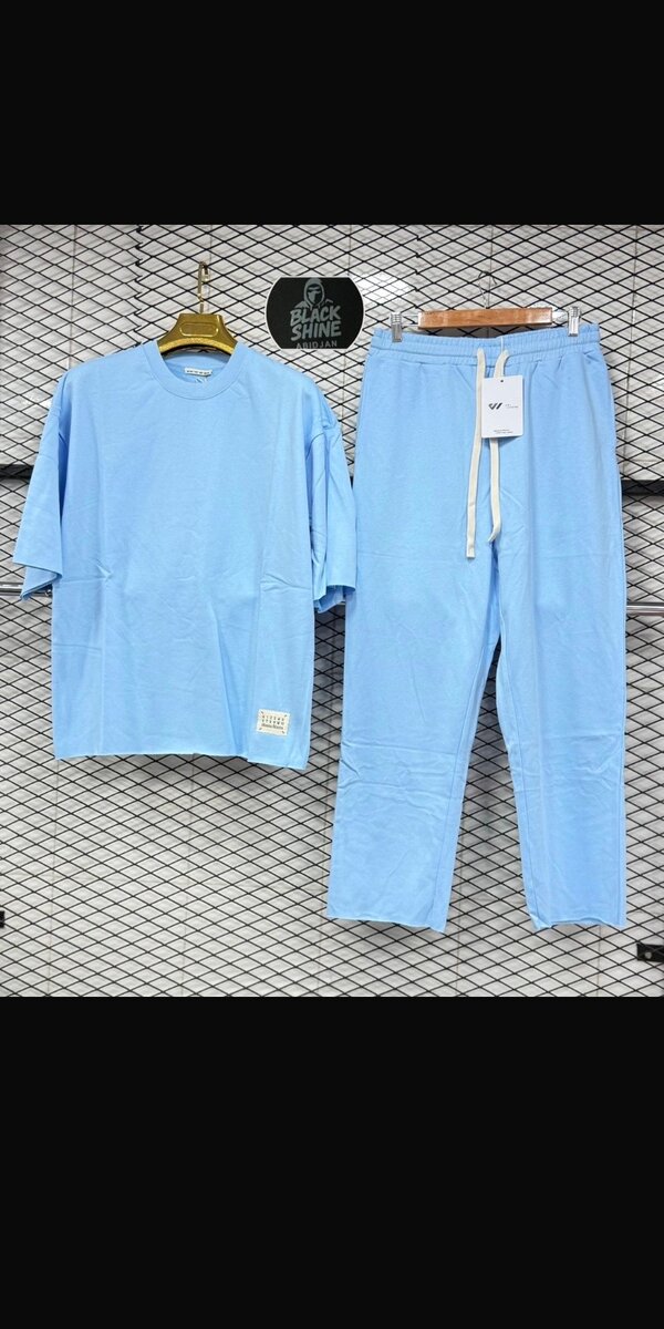 Ensemble de survêtement moderne