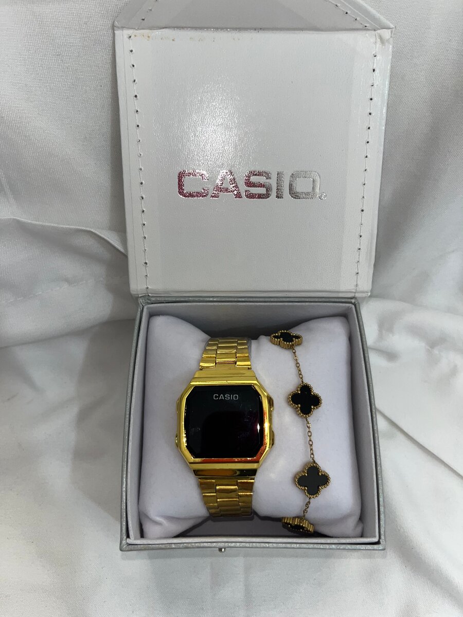 Montre numérique dorée Casio