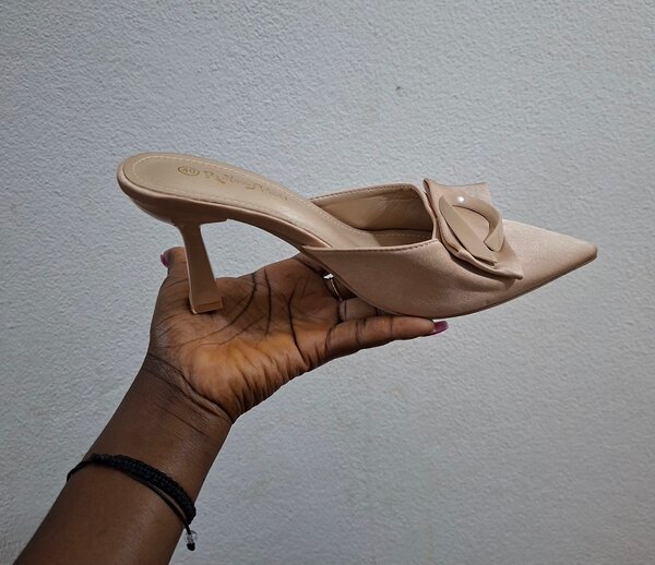 Élégants mules à talons