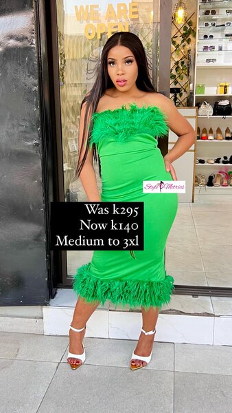 Green Fitted Off-the-shoulder Dress with feathers