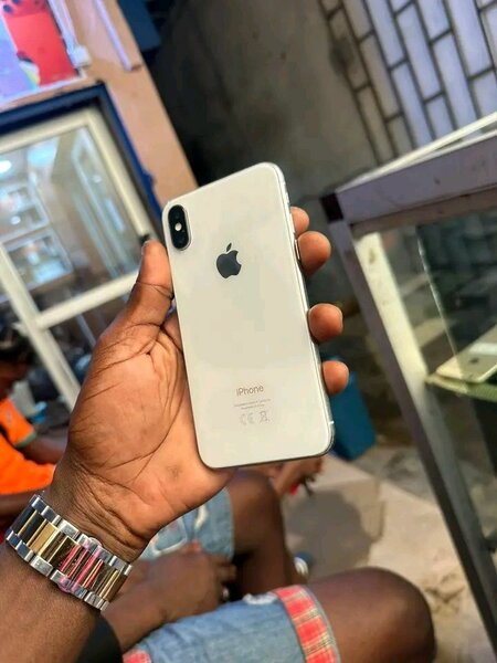 iPhone X Argent 64 Go