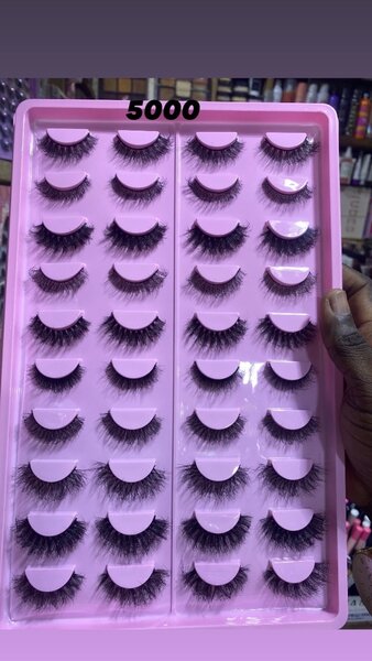 Faux cils