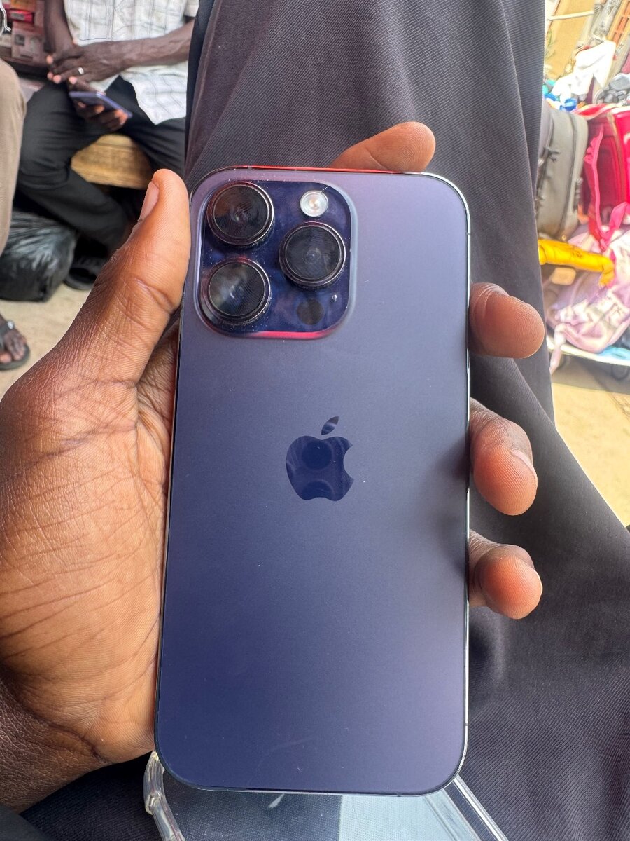 iPhone 14 pro tout est propre