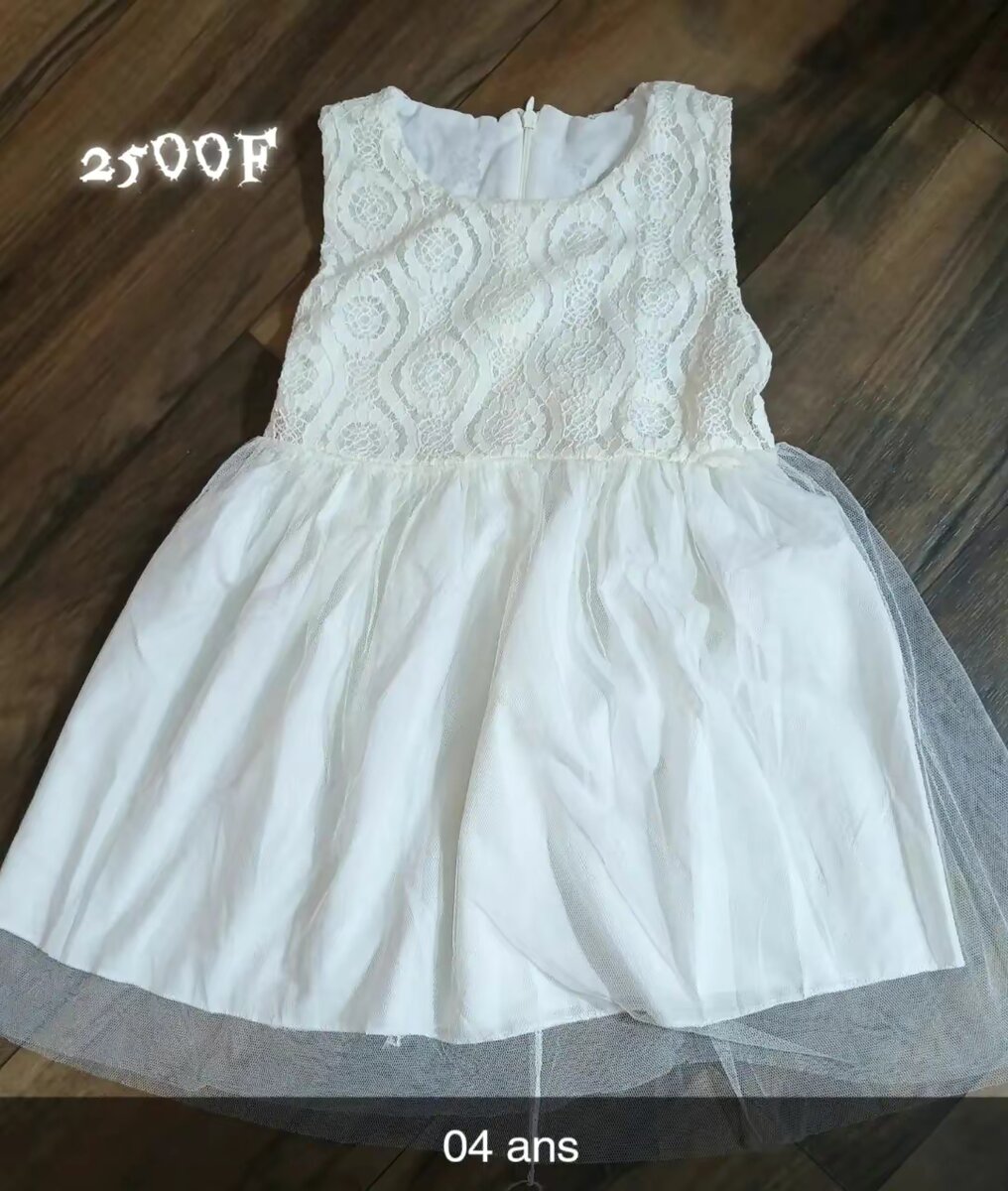 Robe en dentelle fille 4 ans