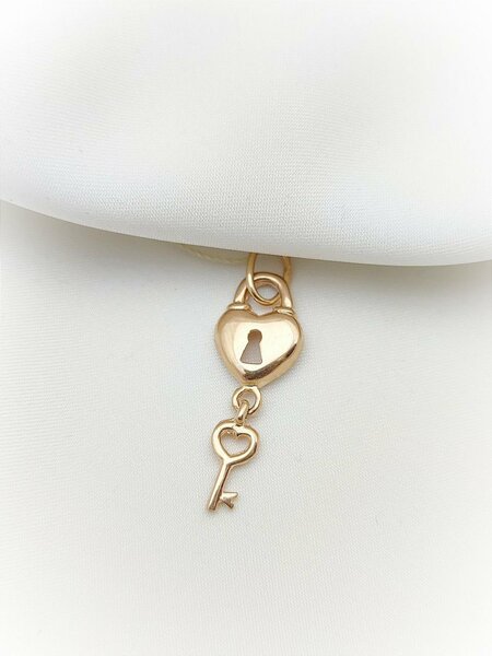 Подвеска из красного золота «Ключик и замок»