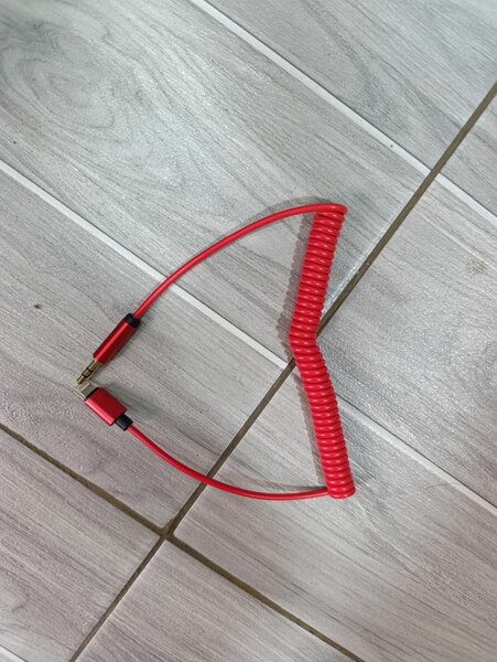 Câble audio 3,5 mm enroulé