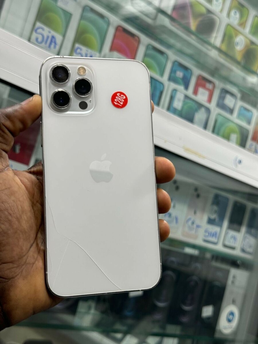 IPhone 12 Pro Max 128g fissuré
