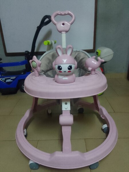 Trotteur Bébé Rose Lapin