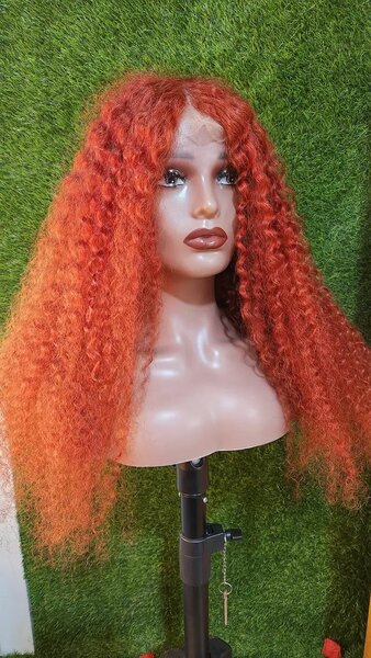 Perruque synthétique rousse curls