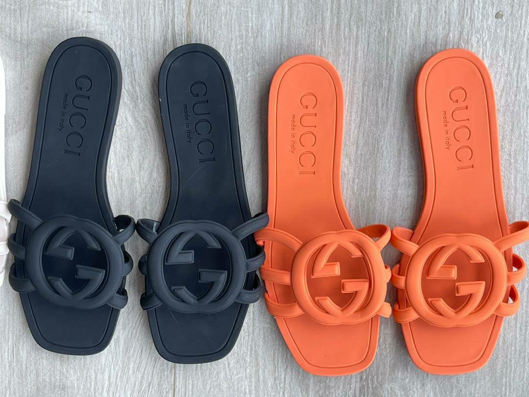 women's high-quality gucci flip-flops
