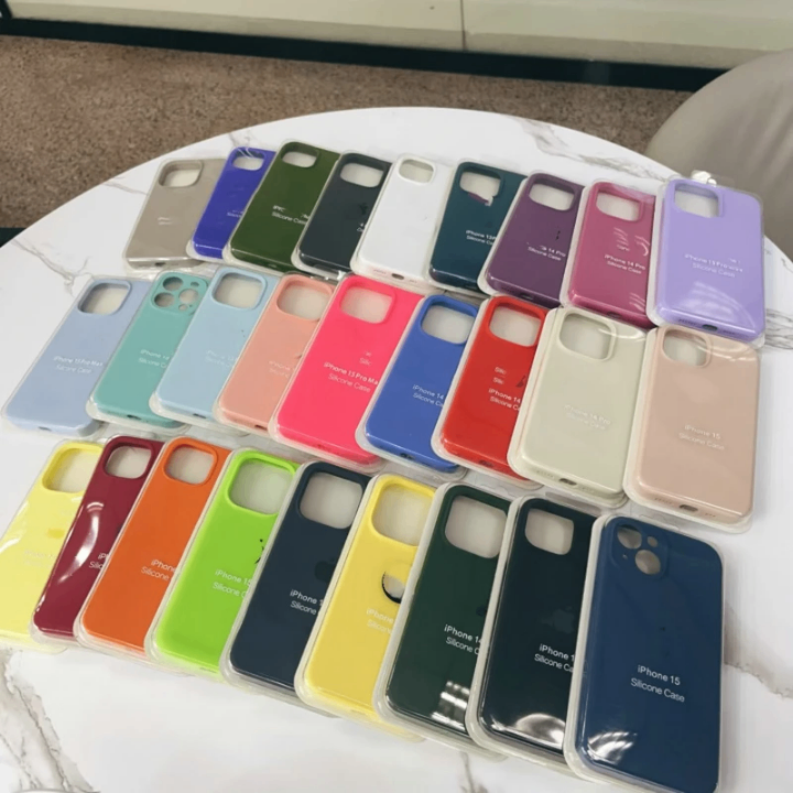 Coque Silicone iPhone 15 Colorée