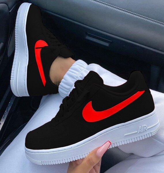 Chaussures Nike Air Force 1 noir et rouge