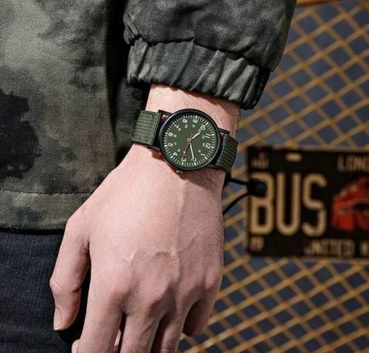 Montre militaire résistante