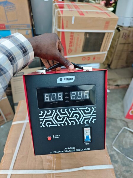 Régulateur de Tension 5000w