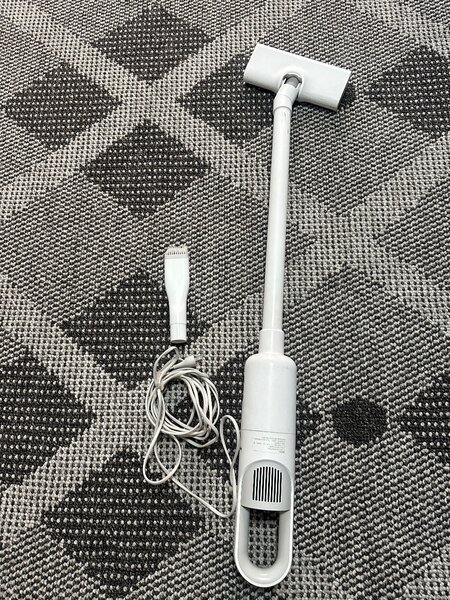 Пылесос в хорошем состоянии работает исправно