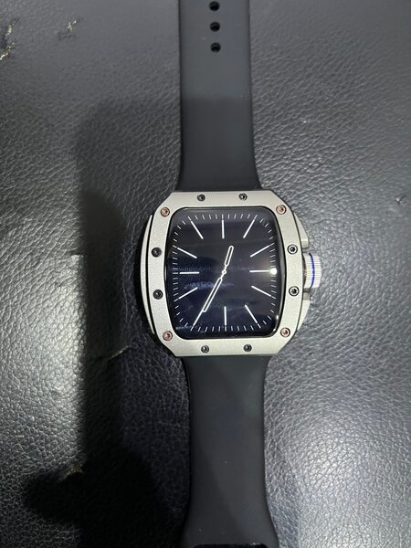 Luxury Smartwatch with Rubber Band