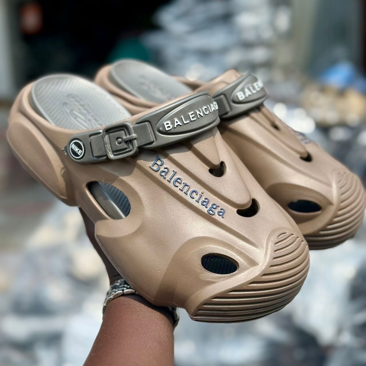 Sabots Balenciaga légers