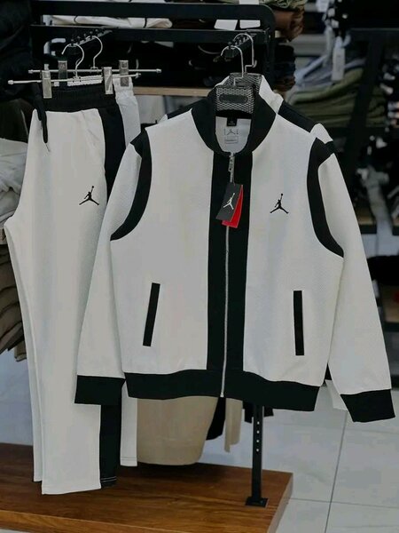 Ensemble de survêtement sportif