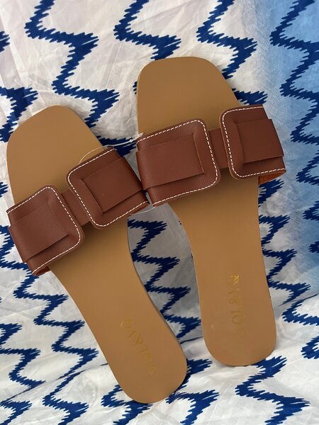 Sandales en cuir chics