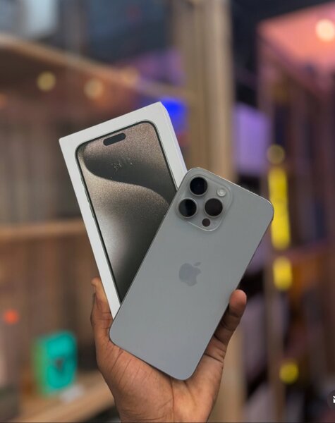 iPhone 15 Pro Max 1Tb ESIM unlocked Natural Titanium Bh:89%