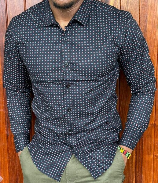 Stylish and high-quality men's long sleeve shirt