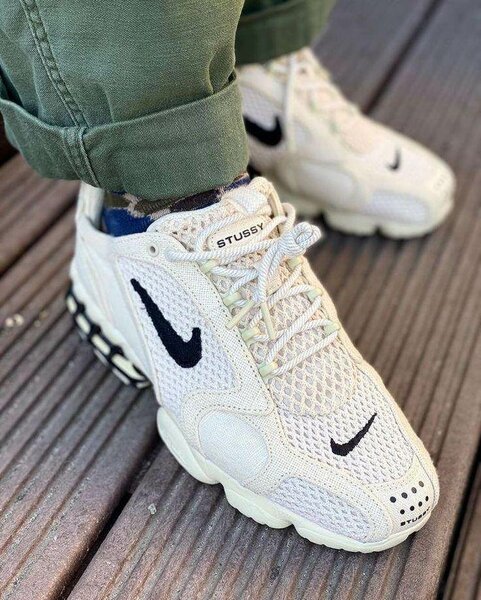 Baskets Stussy Nike blanches