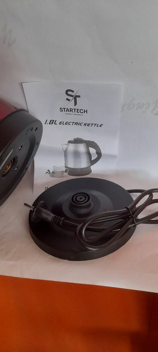 Bouilloire Électrique 1.8L StarTech