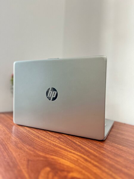 HP NOTEBOOK 14 CORE I3 256GB SSD 8GB RAM