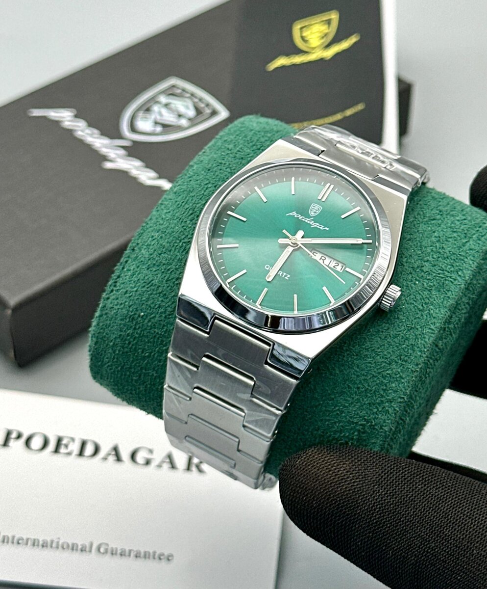 Montre en acier inoxydable élégante