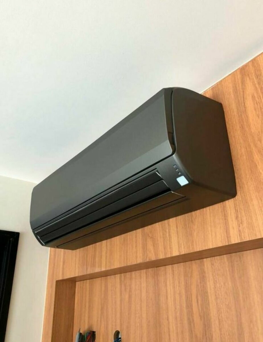 Black Mirror Nasco 1.5hp Split Air Conditioner