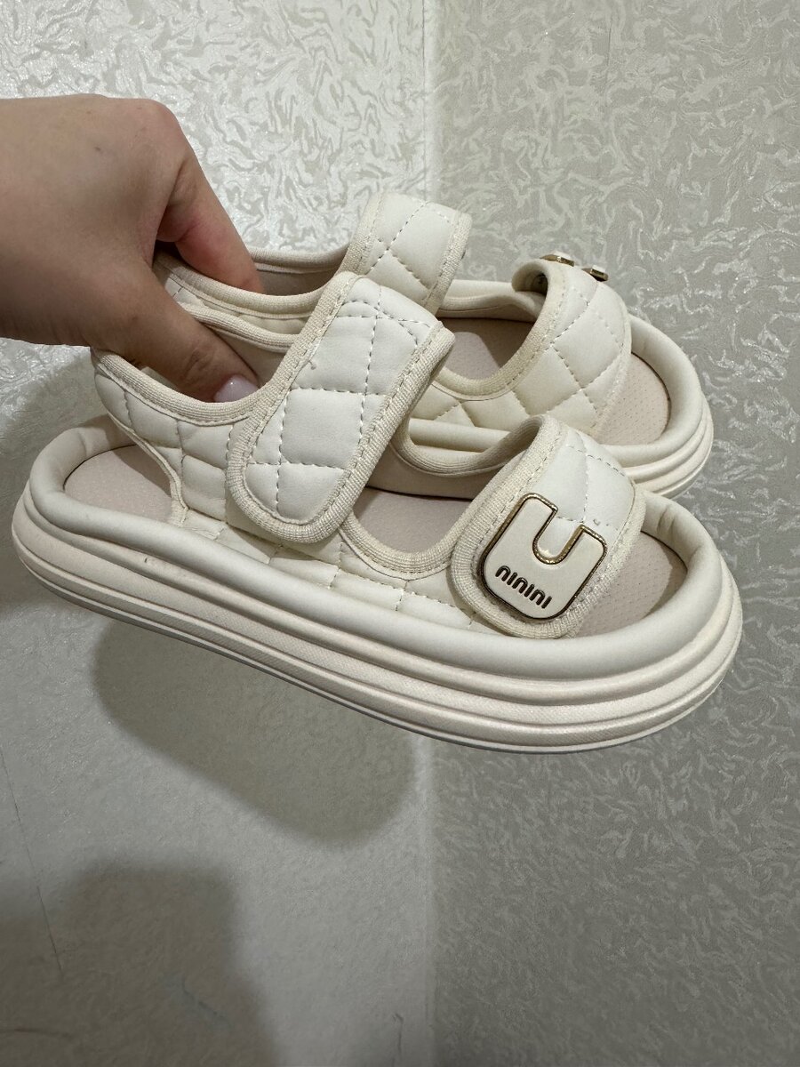 Детские сандалии