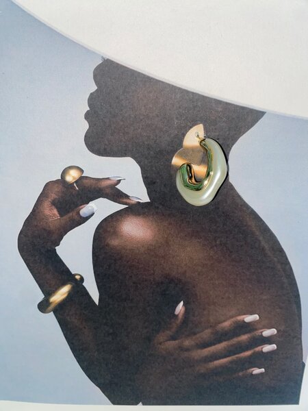Boucles d'oreilles artistiques modernes