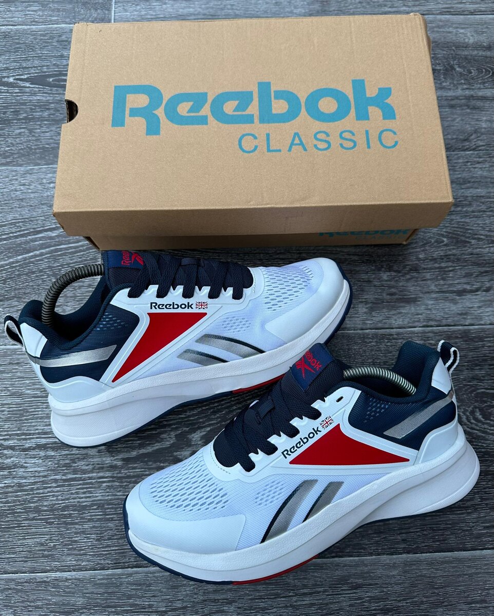 Reebok Classic Sneakers