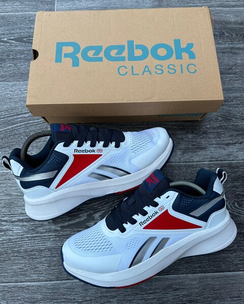 Reebok Classic Sneakers