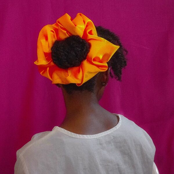 Chouchou satin orange vif (L)