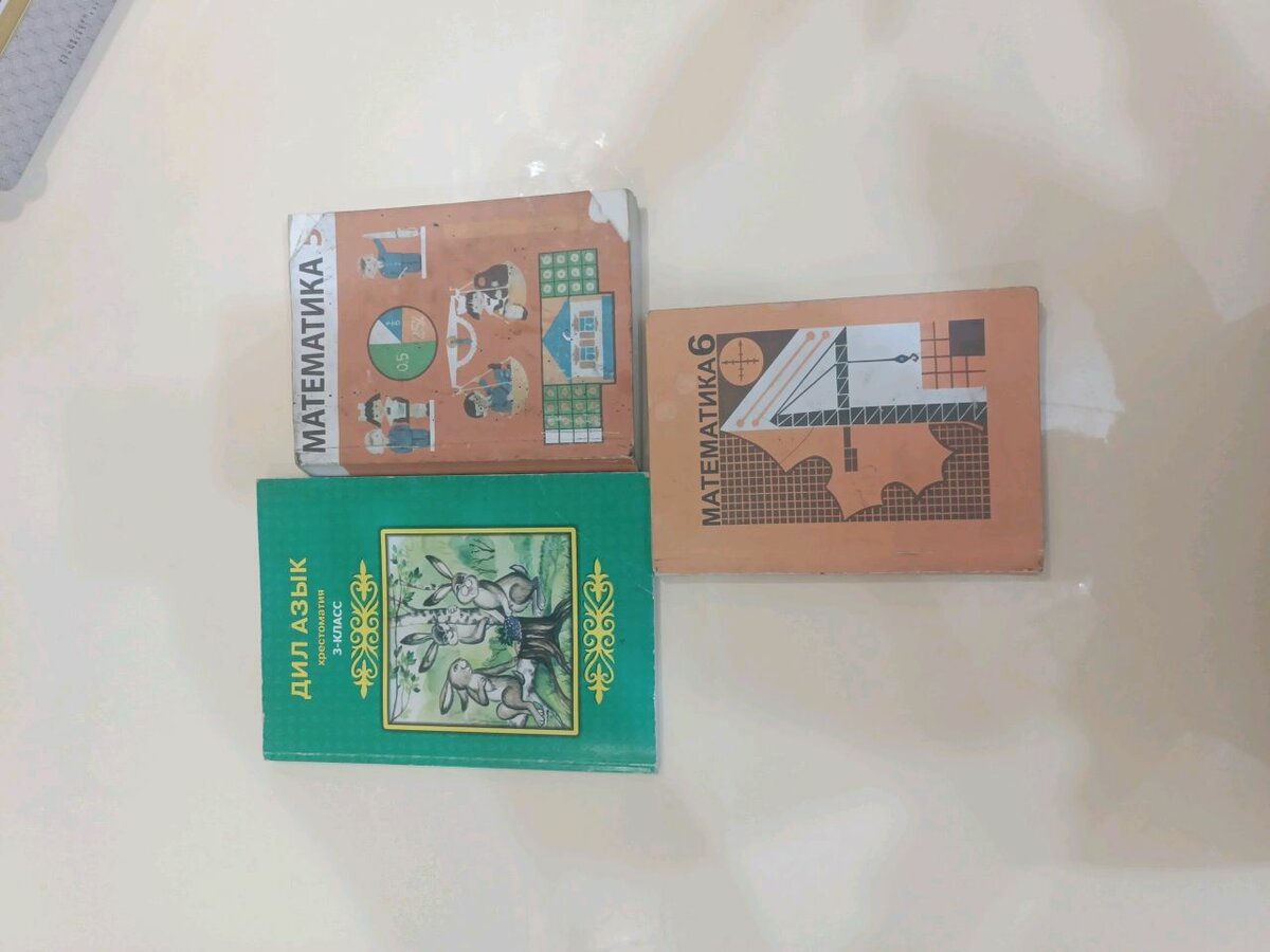 Срочно продаю книги по 250