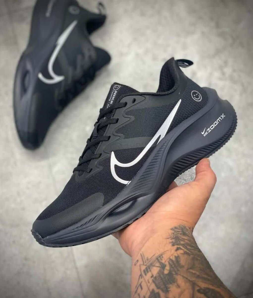 NIKE ZOOM