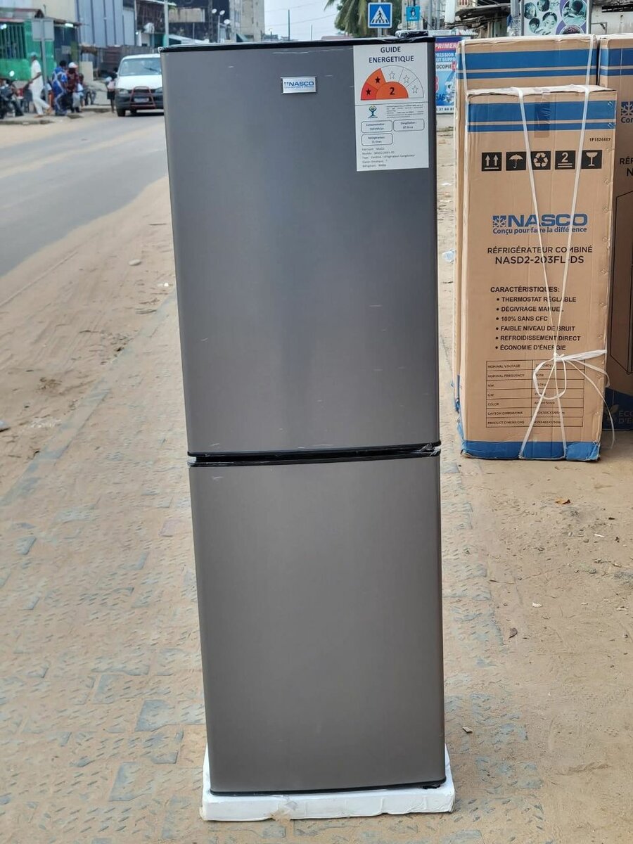 Réfrigérateur combiné moderne