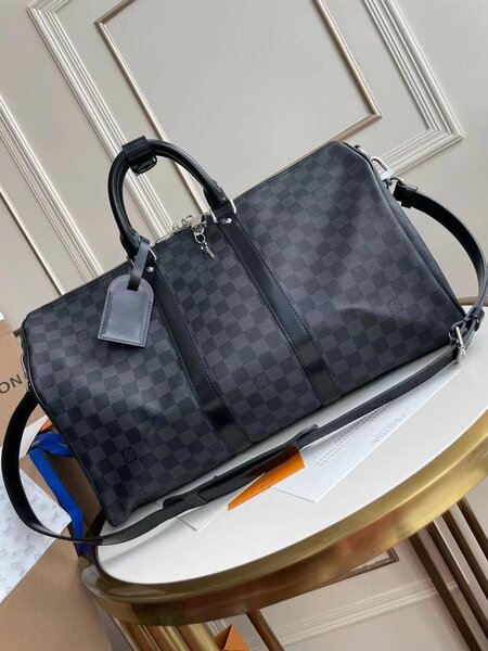 Sac de Voyage en Cuir Élégant