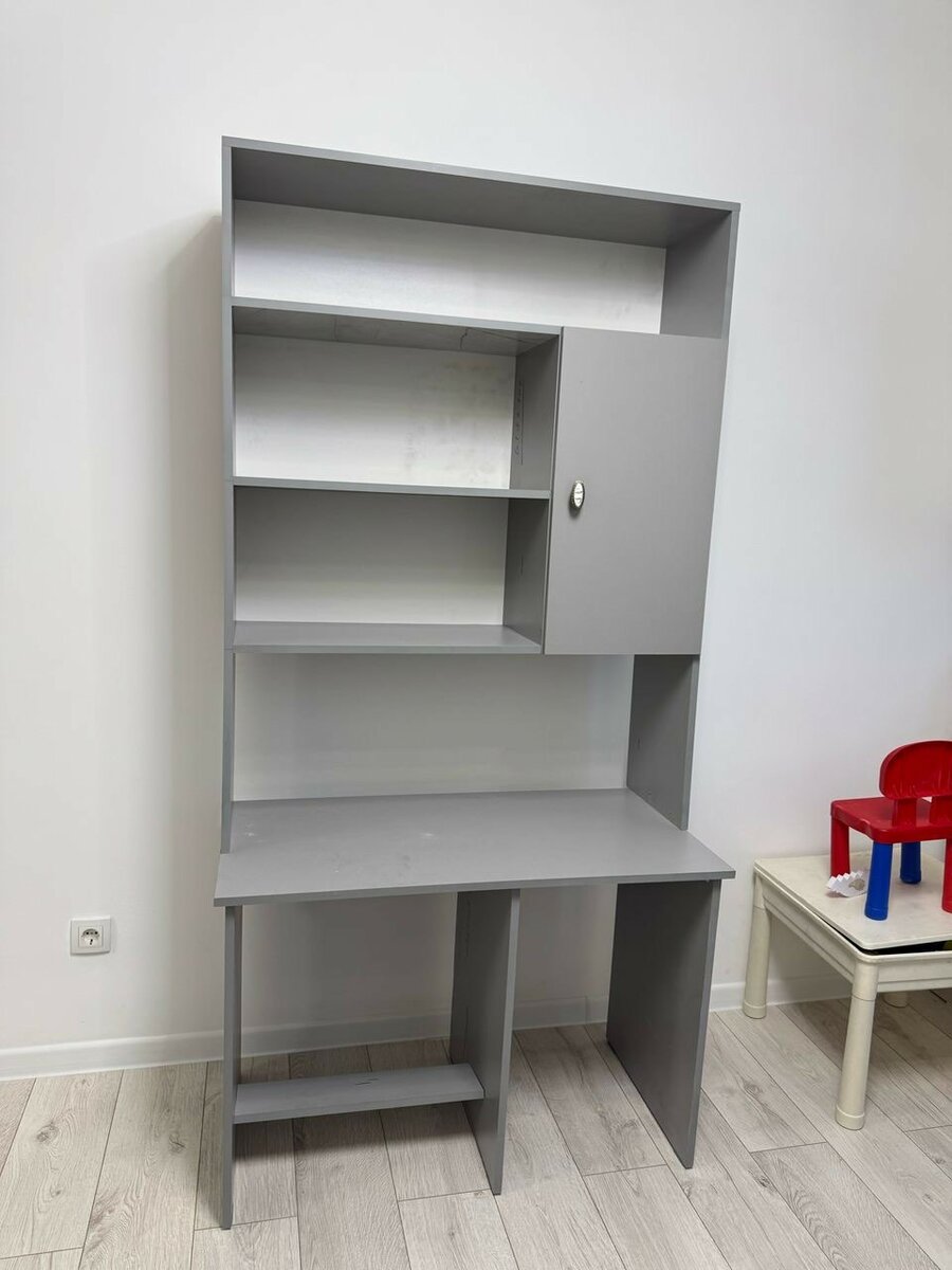 Детский рабочий стул