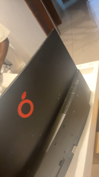 32 inches curved monitor screen