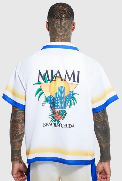 Ensemble ample à imprimé Miami avec chemise et short